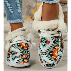 Women's Sz 8 Round Toe Shoes Flat Sole Shoes Warm Style BOHO Lace-up Furry Shoes